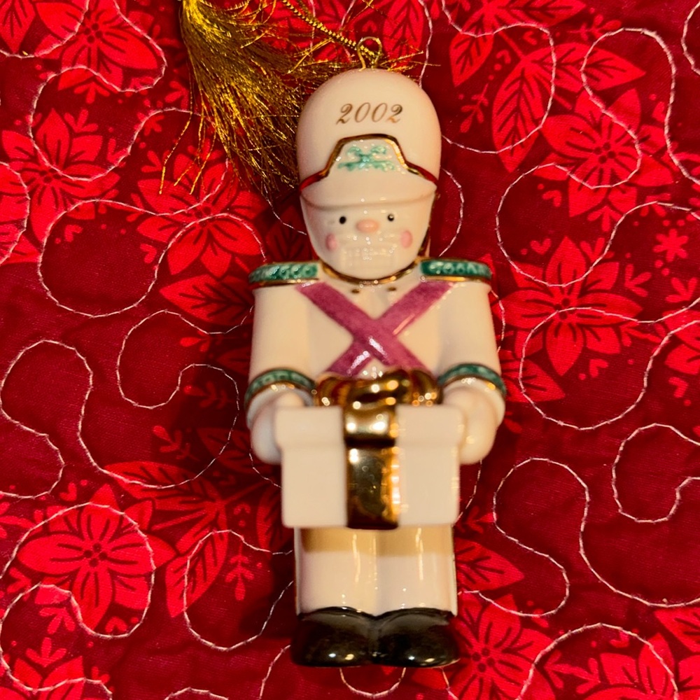 Lenox China 2002 "Holiday Nutcracker" Annual Nutcracker Ornament.